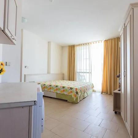 شقة ❤studio With Kitchen & Balcony Pool View❤dp❤ ساني بيتش